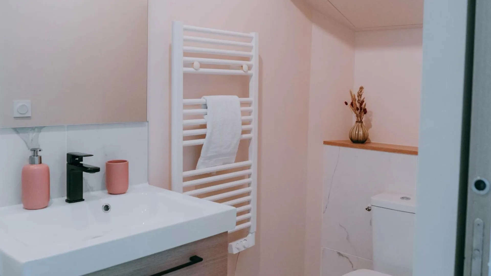 Aparthotel Apparts' Rennes Bnb Solferino -Centre Gare